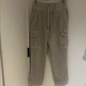 Women's size 0 James Perse Casual Cargo Pants - light gray